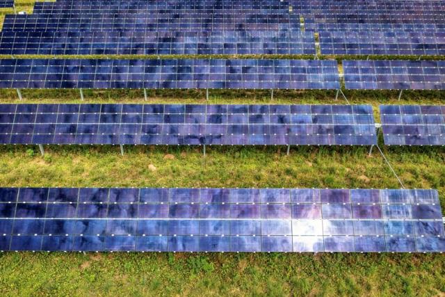 Solaire entreprise : financer ses panneaux photovoltaïques professionnels en 2026 Solaire entreprise : financer ses panneaux photovoltaïques professionnels en 2026